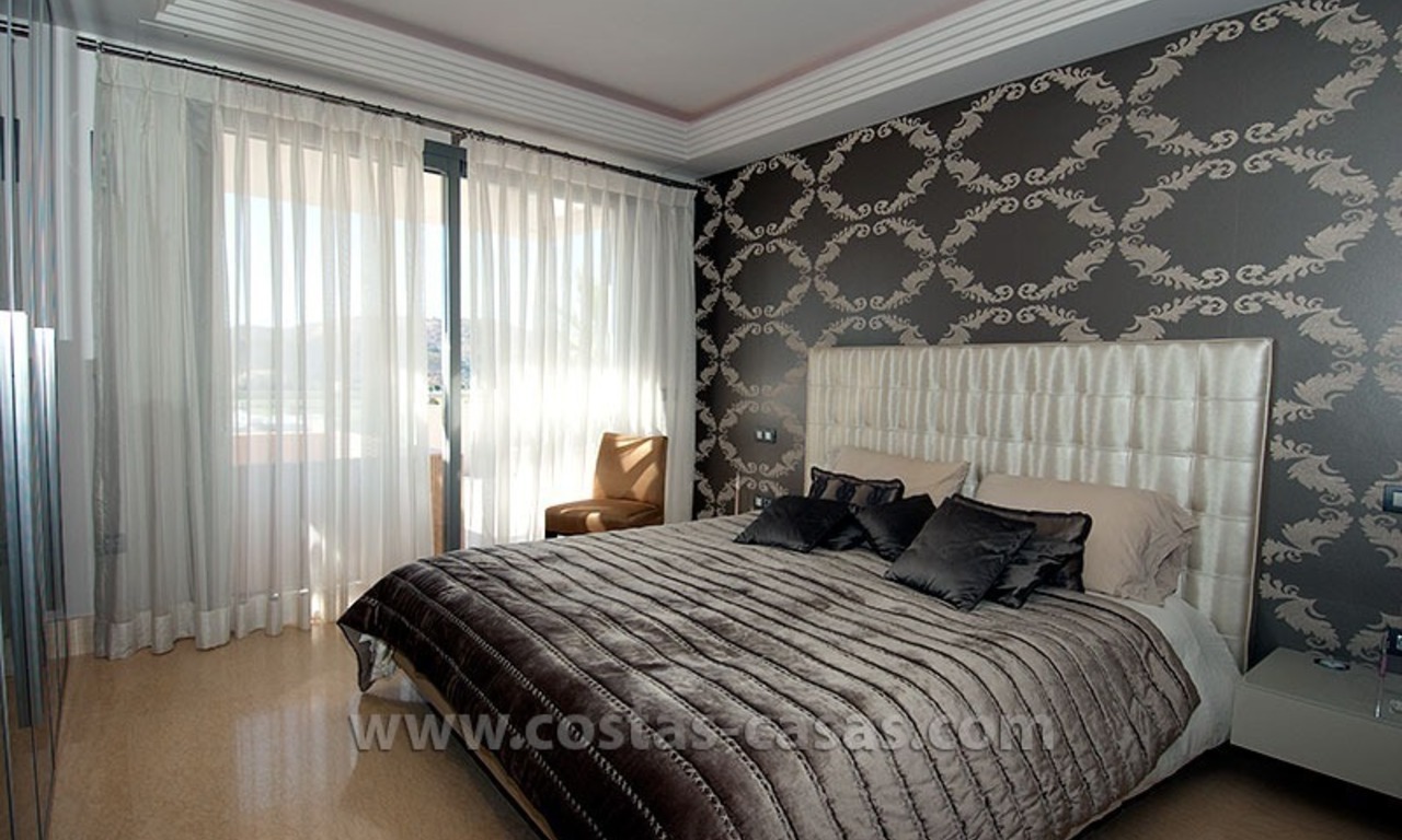 Modern, luxe golf appartement te koop tussen Marbella en Benahavis 10