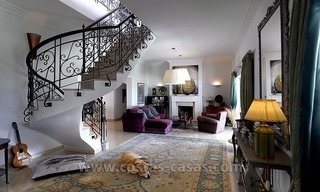 Te koop: Exclusieve villa in Andalusische stijl te Marbella – Benahavís 8