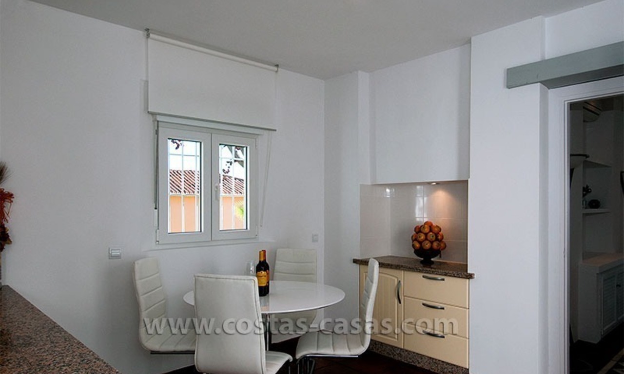 Te koop: Ruime, volledig toegeruste en gerenoveerde villa in Marbella stad 17