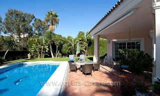 Te Koop: Grote, goed onderhouden villa tussen Marbella en Estepona 0