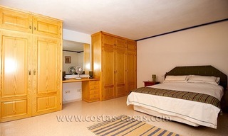 Te Koop: Grote, goed onderhouden villa tussen Marbella en Estepona 27