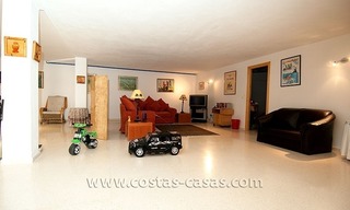 Te Koop: Grote, goed onderhouden villa tussen Marbella en Estepona 31