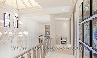 Te koop: Uitzonderlijk goed gelegen, nieuwe luxe villa in Nueva Andalucía, Marbella 9