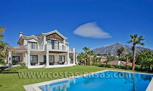 Te koop: Uitzonderlijk goed gelegen, nieuwe luxe villa in Nueva Andalucía, Marbella 
