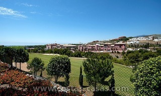 Te koop: Luxe, modern eerstelijns golfappartement te koop op een 5-sterren golfresort in de driehoek Marbella – Benahavís – Estepona 3