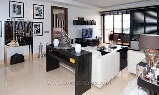 Te koop in het gebied van Marbella en Benahavís: modern, luxe golf appartement 4