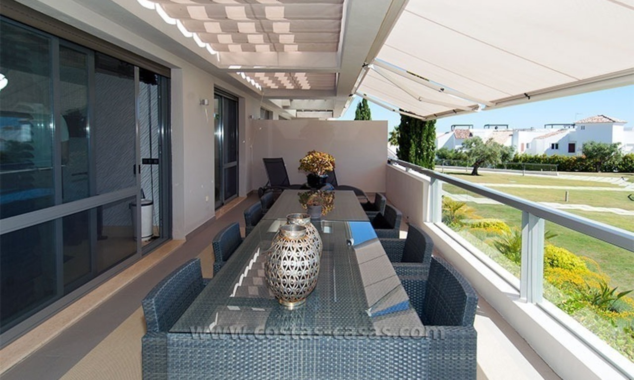 Te koop in het gebied van Marbella en Benahavís: modern, luxe golf appartement 2