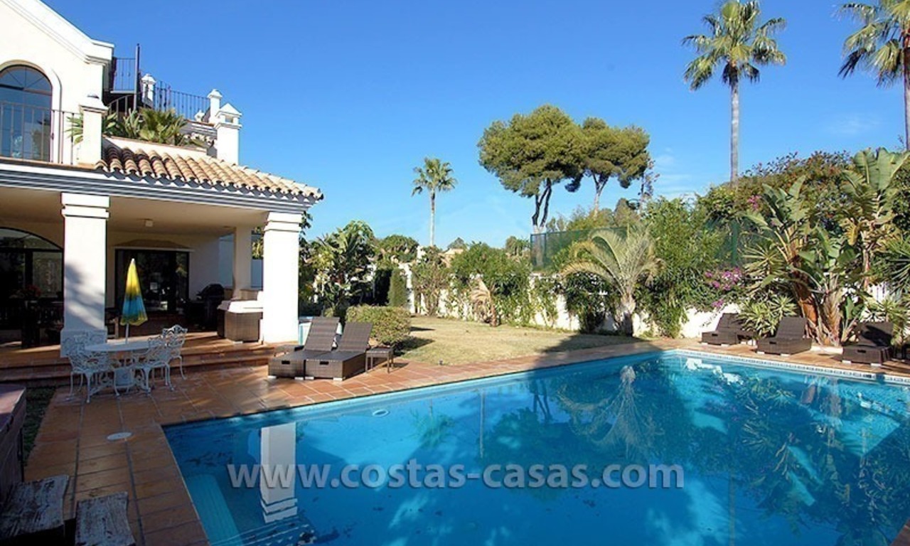 Te koop: Grote modern luxueuze villa nabij het strand in Marbella 1