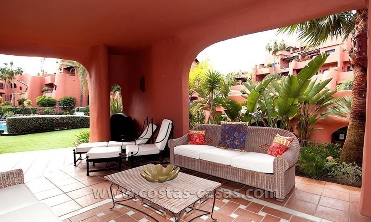 Te koop luxe tuin appartement in een exclusief eerstelijns strand complex op de New Golden Mile tussen Marbella en Estepona 1