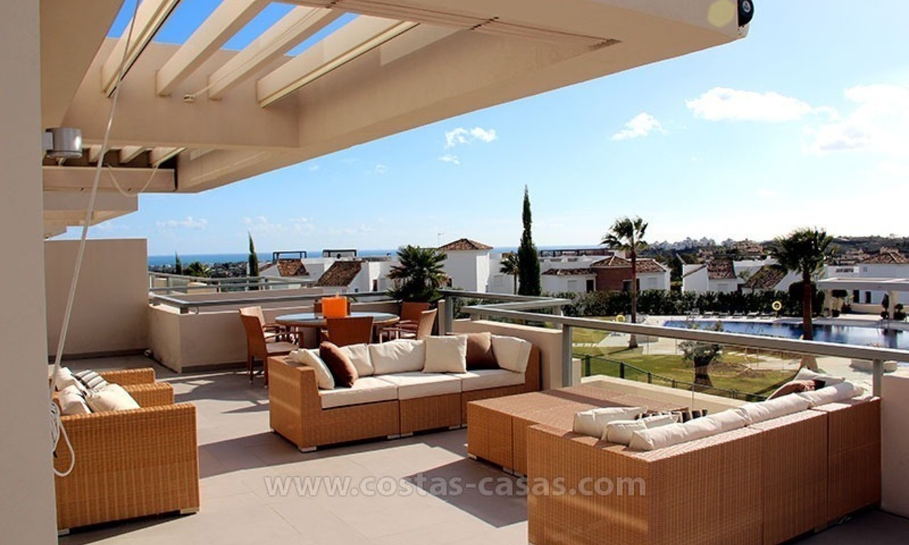 Te huur modern, luxe golf vakantie appartement, Marbella – Benahavis, Costa del Sol 0