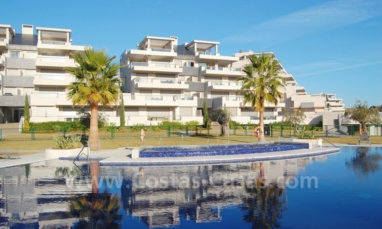 Te huur modern, luxe golf vakantie appartement, Marbella – Benahavis, Costa del Sol 18