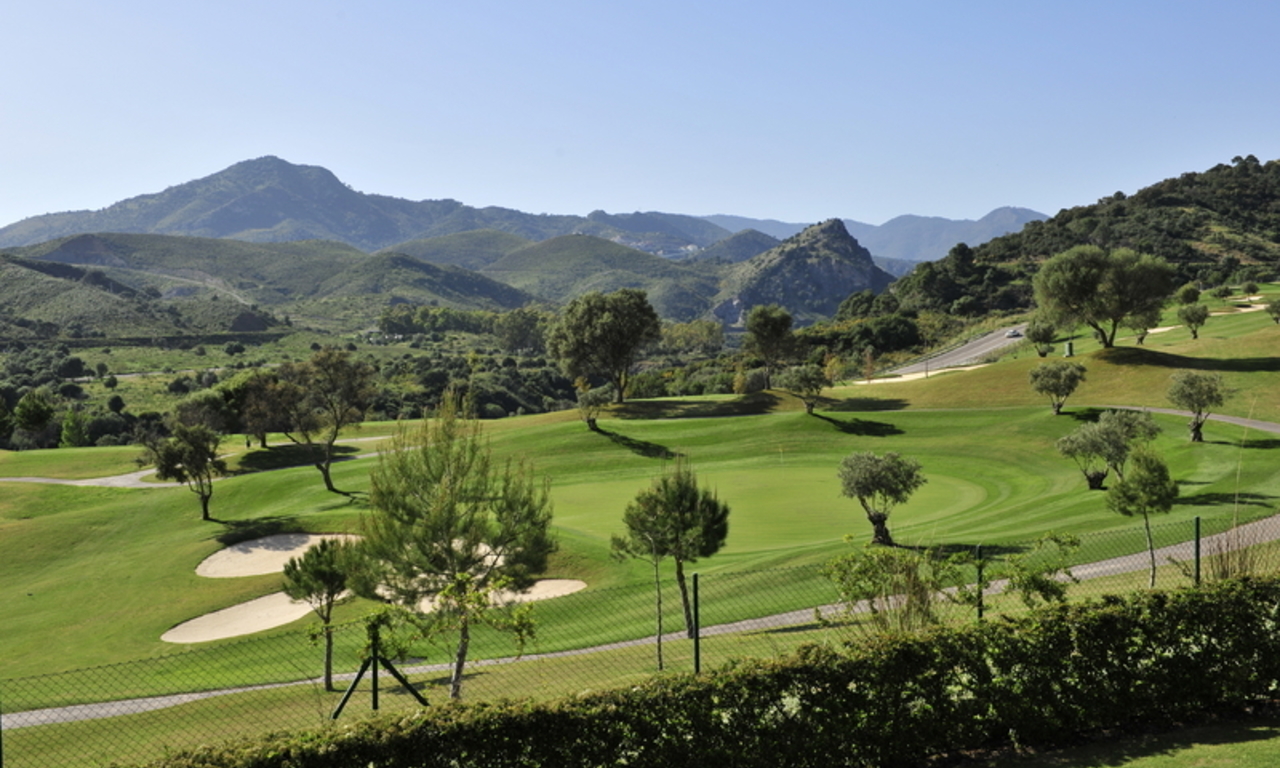 Te huur modern, luxe golf vakantie appartement, Marbella – Benahavis, Costa del Sol 31