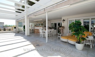 Exclusief appartement te koop in Playas del Duque – eerstelijns strandcomplex te Puerto Banús, Marbella 0