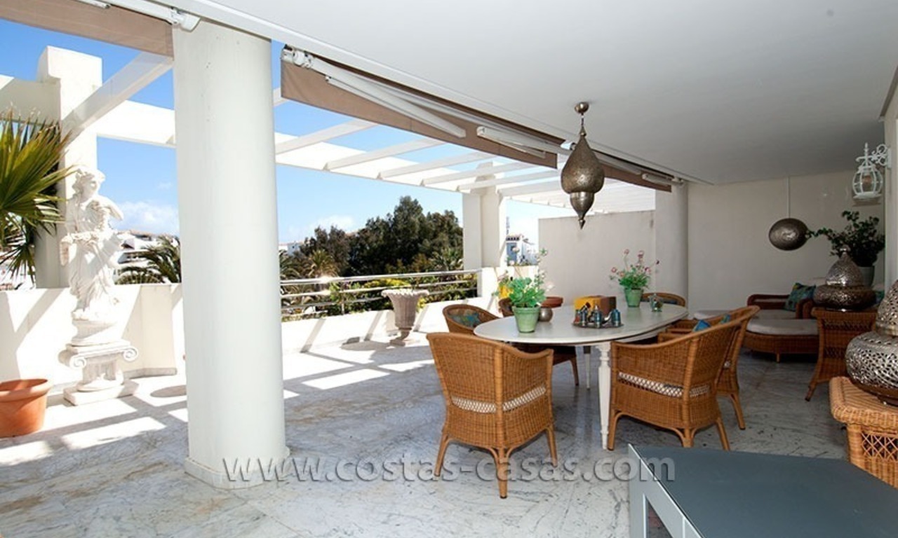 Te koop: Exclusief appartement in Playas del Duque – eerstelijns strandcomplex te Puerto Banús, Marbella 4