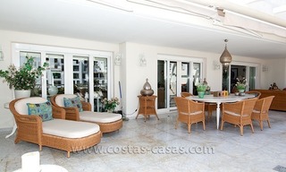 Te koop: Exclusief appartement in Playas del Duque – eerstelijns strandcomplex te Puerto Banús, Marbella 3