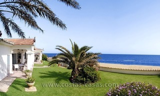 Eerstelijns strand villa te koop in Marbella 4