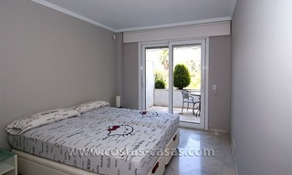 Te koop: Buitengewoon groot, riant en modern golfappartement in chique wooncomplex te Marbella 17
