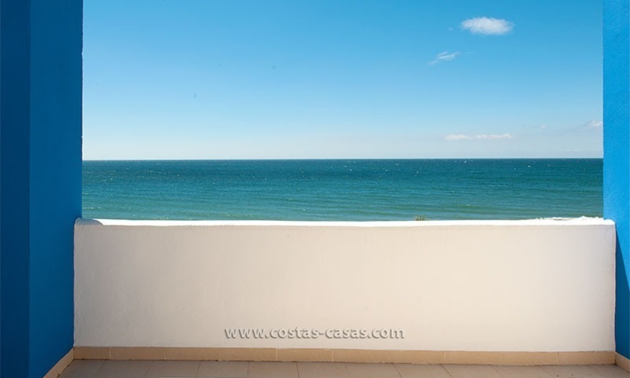 Eerstelijn strand huis te huur voor vakantie tussen Marbella en Estepona, Costa del Sol, Spanje 3