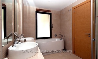 Te huur: Luxueus modern vakantie appartement in Marbella aan de Costa del Sol 25