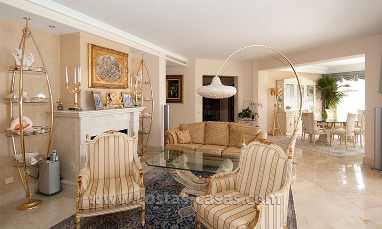 Te koop: Luxueuze Villa in Mediterrane Stijl op de Golden Mile in Marbella 17