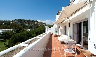 Te koop: Charmant appartement direct aan de golfbaan in La Quinta, Nueva Andalucía – Marbella 0