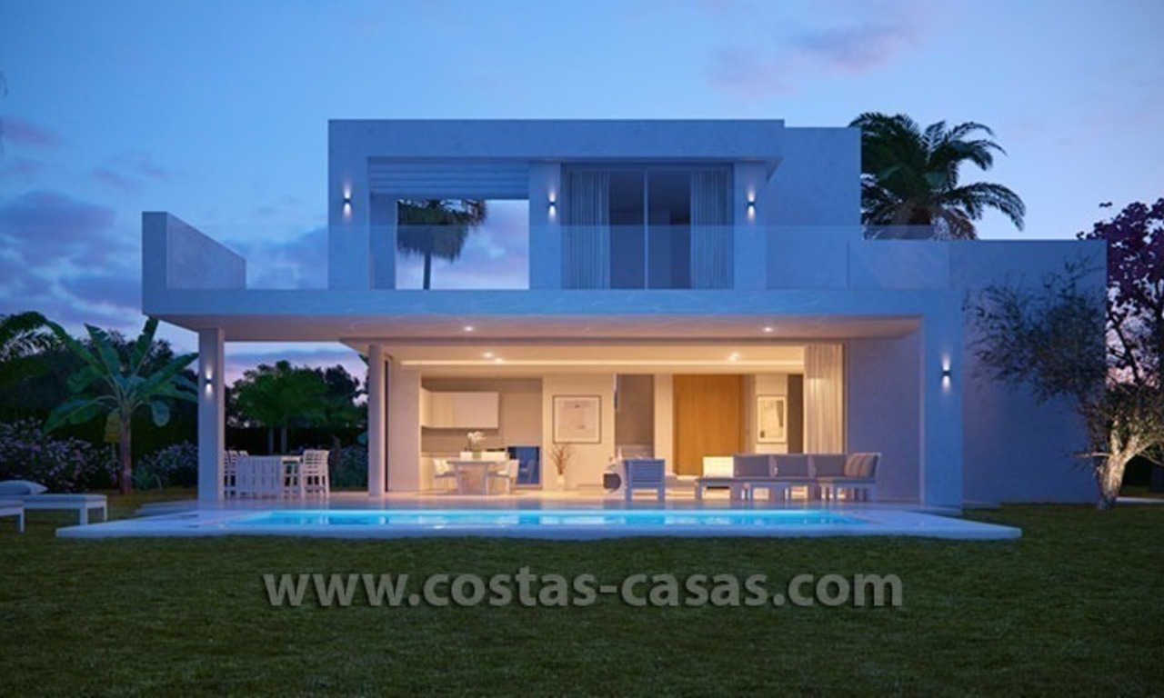 Nieuwe moderne villa te koop met grote terrassen in oost Marbella 0