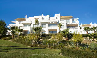 Moderne Mediterrane appartementen te koop met een eigen privé lagune aan de Costa del Sol 20057 