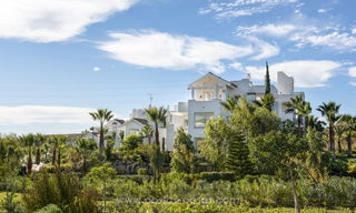 Moderne Mediterrane appartementen te koop met een eigen privé lagune aan de Costa del Sol 20067 