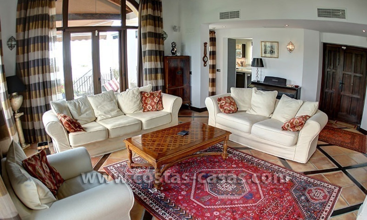 Te koop: Ruime klassieke villa op country club in Benahavís – Marbella 10