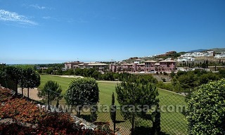 Te koop: Luxe, modern eerstelijns golfappartement te koop op een 5-sterren golfresort in de driehoek Marbella – Benahavís – Estepona 22
