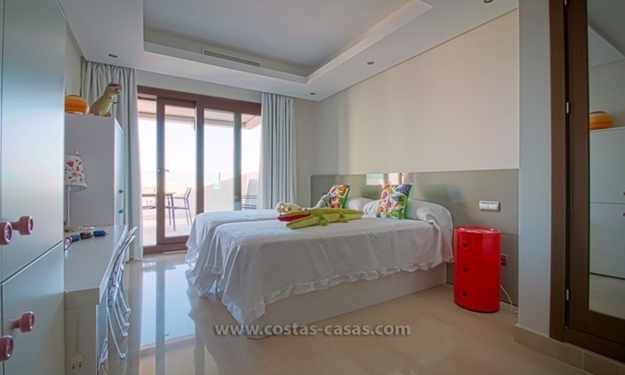 Te koop: Exclusief penthouse direct aan het strand op de New Golden Mile tussen Marbella en Estepona 9