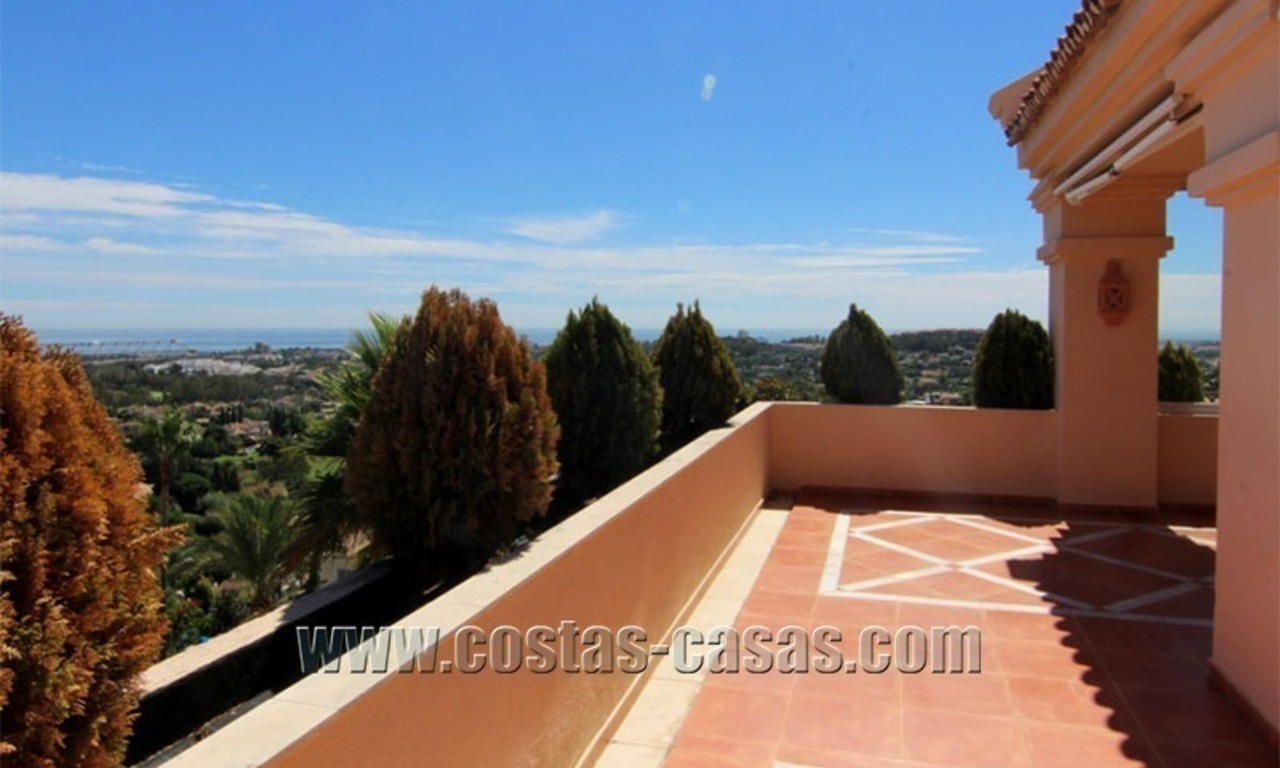 Te koop: Luxueus groot penthouse in Nueva Andalucía, Marbella’s Golf Vallei 1