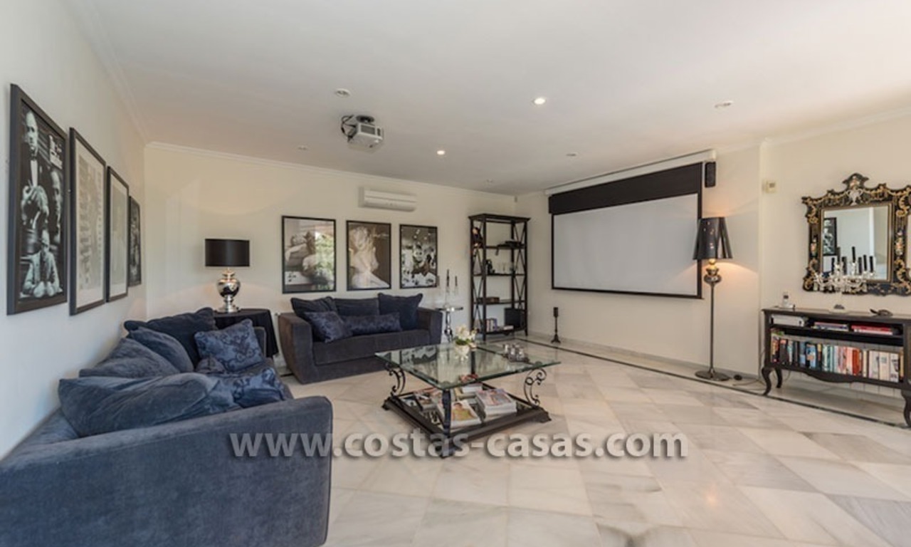 Luxueuze villa te koop op de Golden Mile in Marbella 8