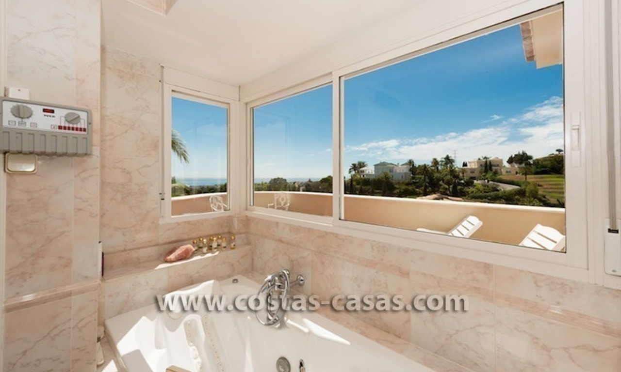 Luxueuze villa te koop op de Golden Mile in Marbella 11