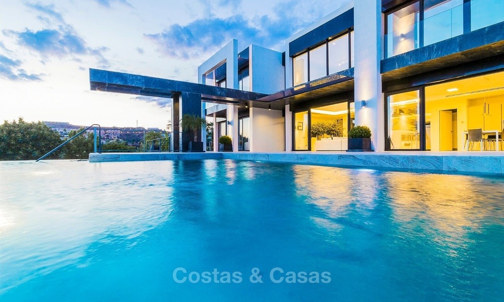 Stijlvolle moderne contemporaine villa te koop in Benahavis – Marbella 1245