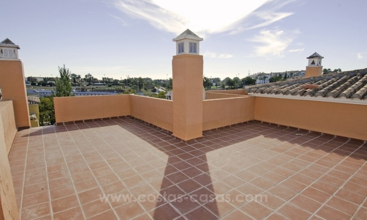 Luxe penthouse te koop in een eerstelijn golf complex in Guadalmina, San Pedro, Marbella 6