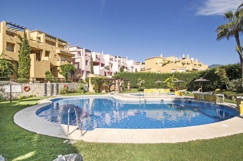 Luxe penthouse te koop in een eerstelijn golf complex in Guadalmina, San Pedro, Marbella
