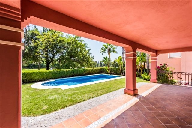 Koopje! Prachtige eerstelijns golf villa te koop in San Pedro, Marbella 10814 