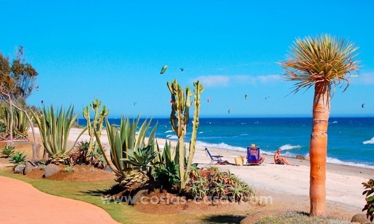 Luxe tuin appartement te koop, eerstelijn strand complex, New Golden Mile, Marbella – Estepona 27