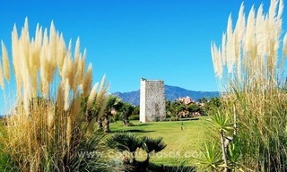 Luxe tuin appartement te koop, eerstelijn strand complex, New Golden Mile, Marbella – Estepona 32