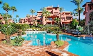 Luxe tuin appartement te koop, eerstelijn strand complex, New Golden Mile, Marbella – Estepona 21