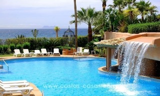 Luxe tuin appartement te koop, eerstelijn strand complex, New Golden Mile, Marbella – Estepona 22