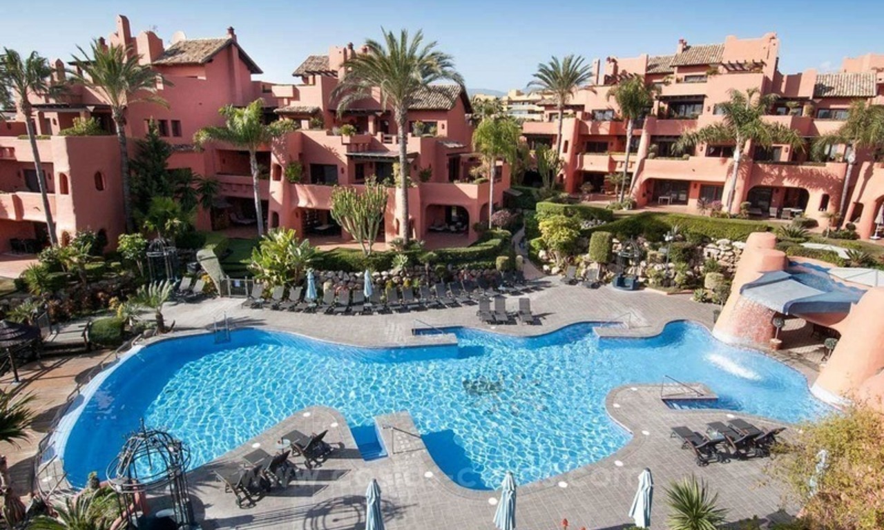 Luxe penthouse te koop, eerstelijnstrand complex, New Golden Mile, Marbella - Estepona 6