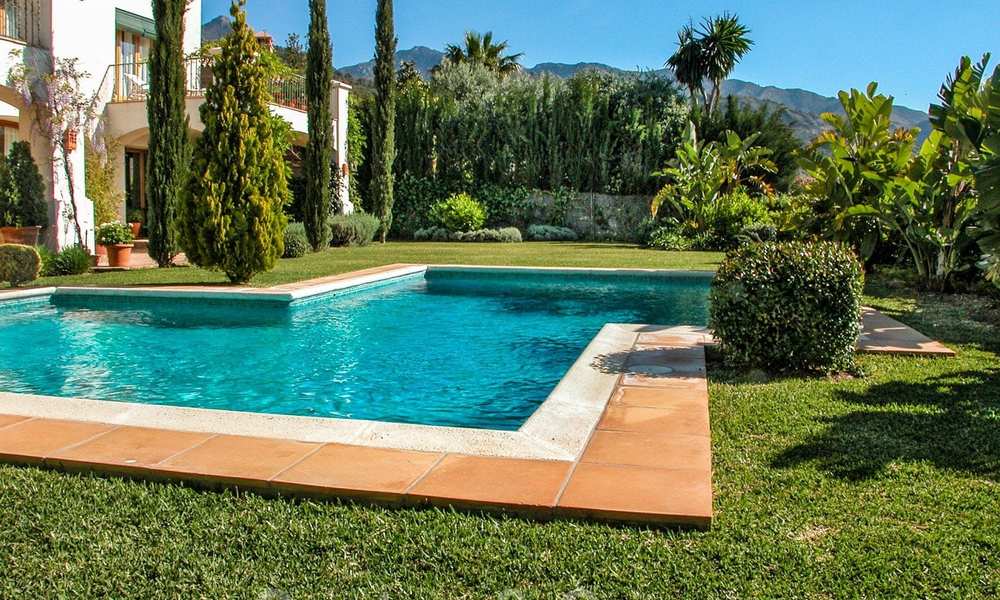 Luxe villa te koop met zeezicht in Sierra Blanca, Golden Mile, Marbella 23074