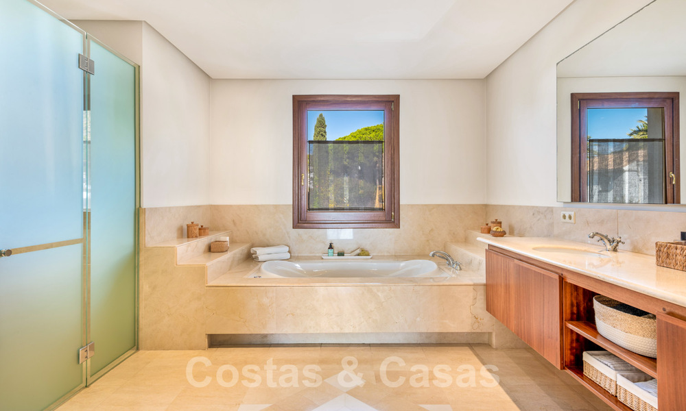 Luxe villa te koop met zeezicht in Sierra Blanca, Golden Mile, Marbella 29097