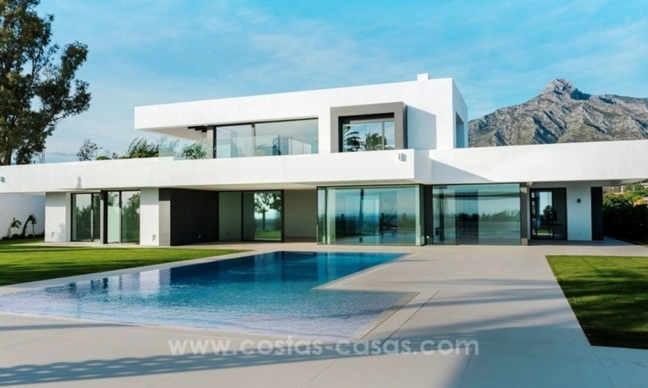 Nieuwe moderne villa te koop op de Golden Mile te Marbella 0
