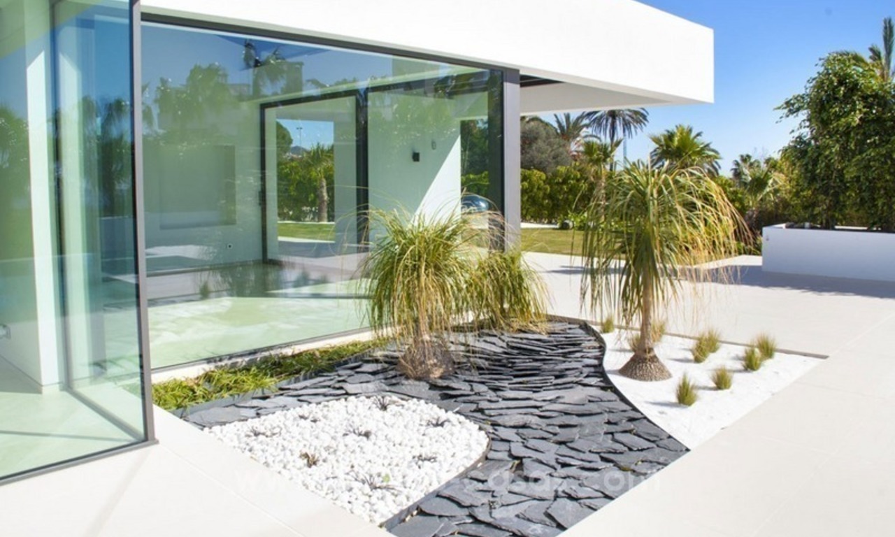 Nieuwe moderne villa te koop op de Golden Mile in Marbella 8