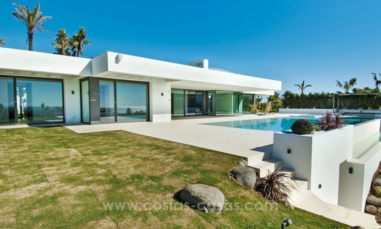 Nieuwe moderne villa te koop op de Golden Mile in Marbella 7