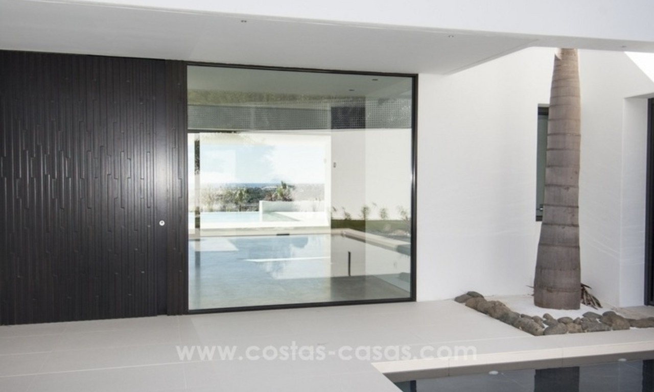 Nieuwe moderne villa te koop op de Golden Mile in Marbella 12