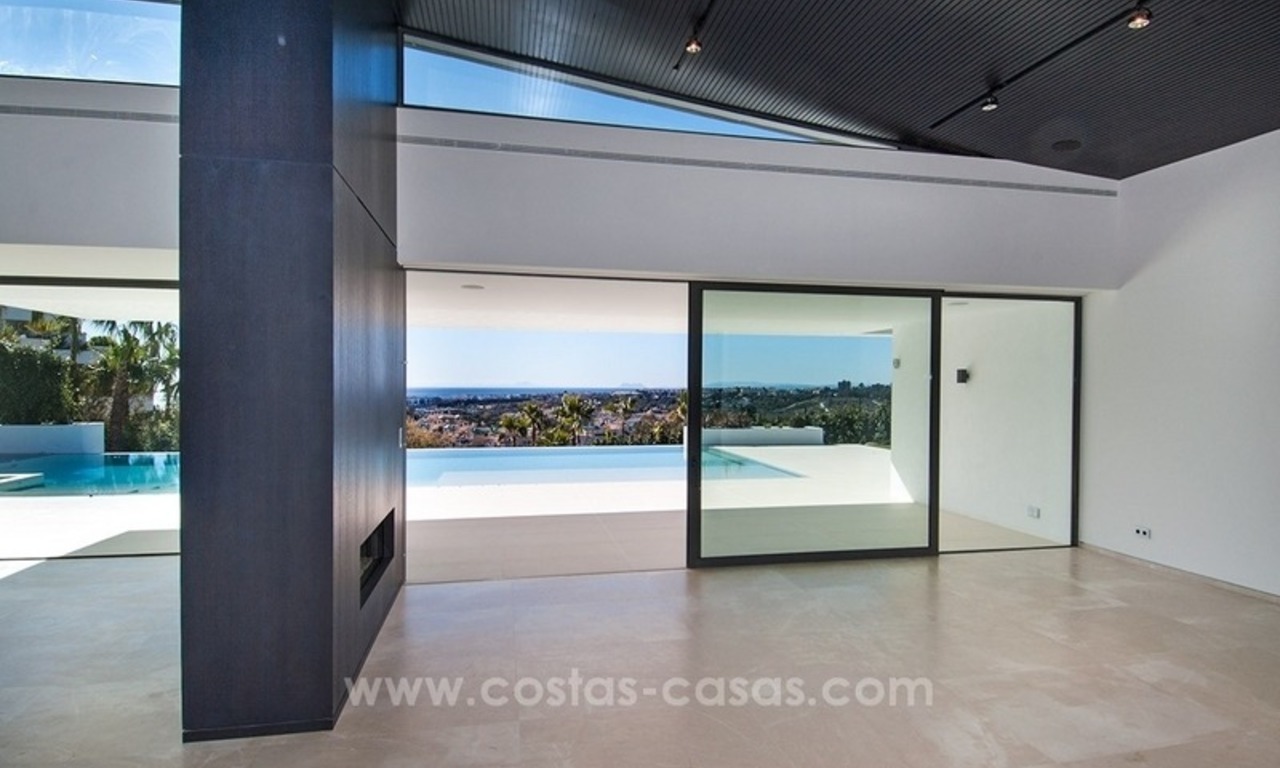 Nieuwe moderne villa te koop op de Golden Mile in Marbella 13